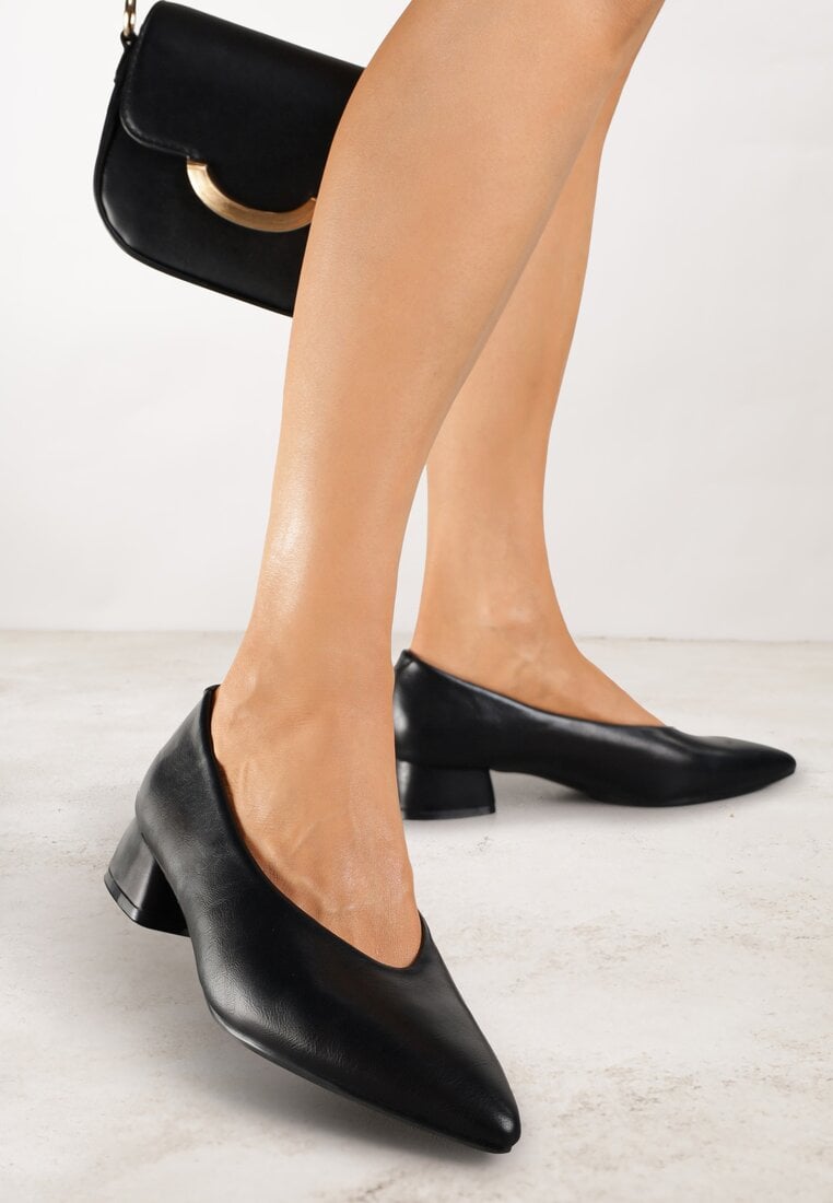 Pantofi cu toc Negri Vices cu toc gros cu branț din piele Rilomena