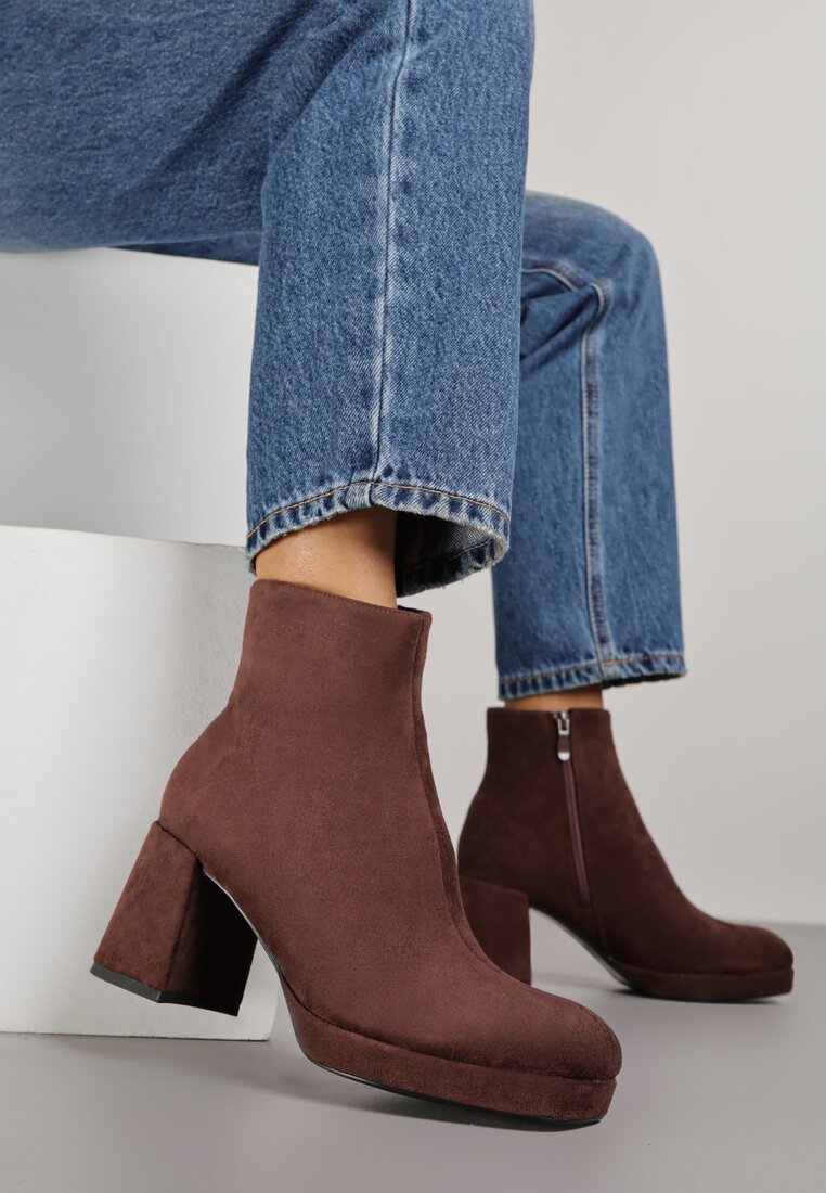 Botine Maro Vices până la gleznă din imitație de piele întoarsă cu toc gros Vedvira