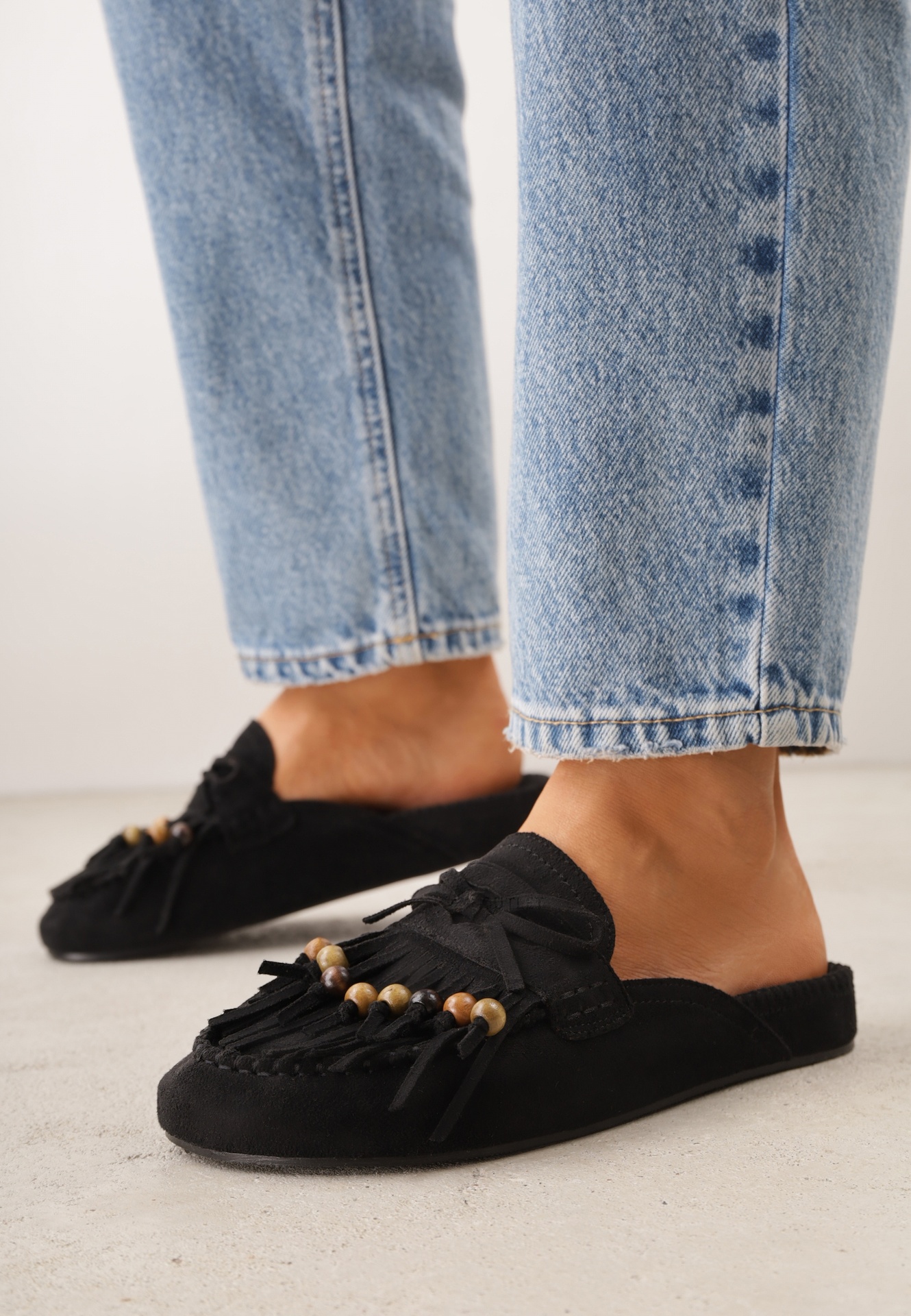 Papuci Negri VICES Mule Decorați cu ciucuri, mărgele și fundă Eathelena