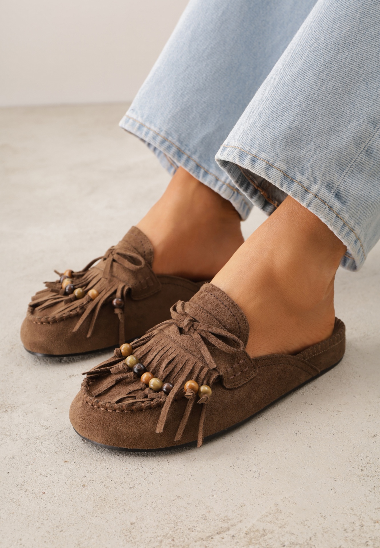 Papuci Maro închis VICES Mule decorate cu franjuri, mărgele și fundă Eathelena