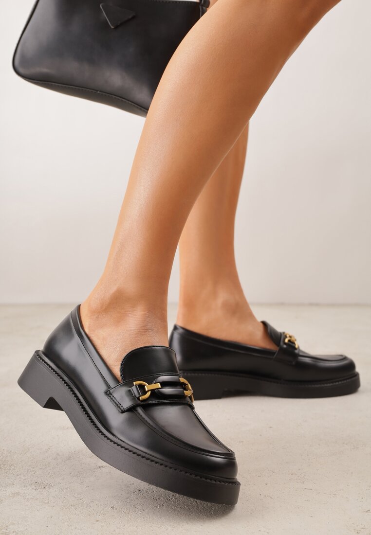 Mocasini Eleganți Negri VICES cu aplicație și branț din piele naturală Arinatta