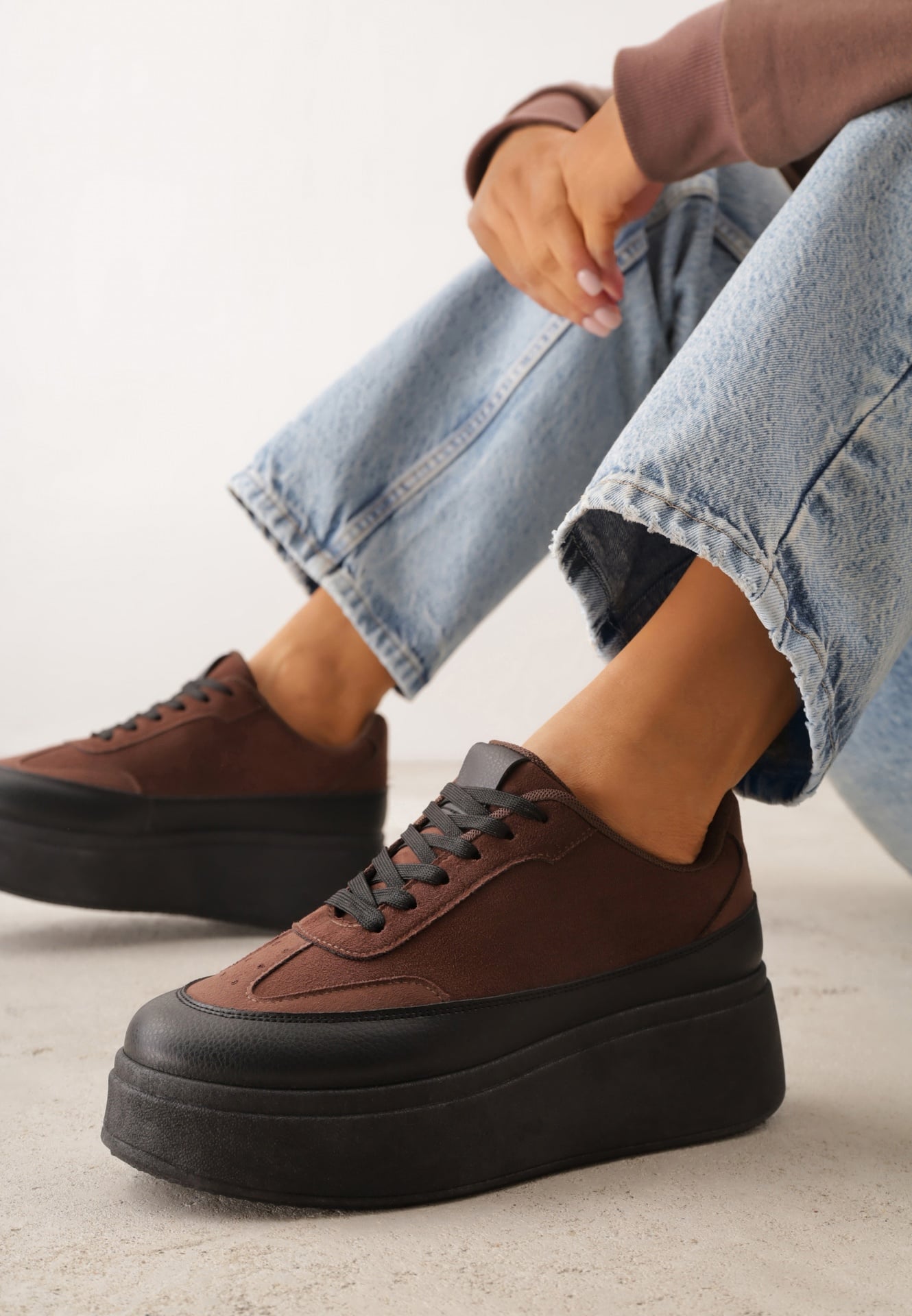 Sneakersy Maro VICES cu platformă cu vârf decorativ Attis