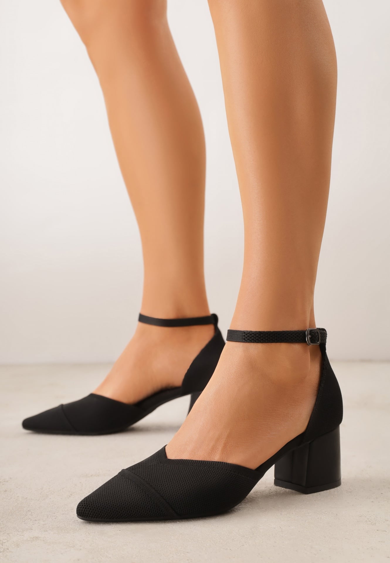 Pantofi cu toc Negre din Țesătură Sport VICES cu Toc Bloc cu Baretă la Glezna Loraira