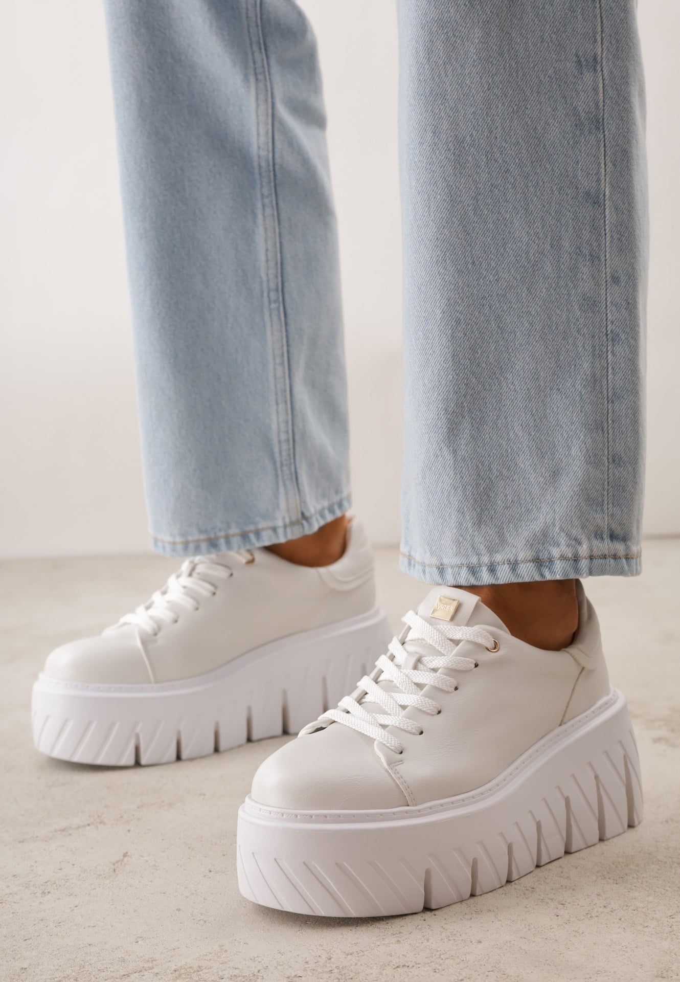 Sneakers VICES pe platformă chunky Tassi Albi
