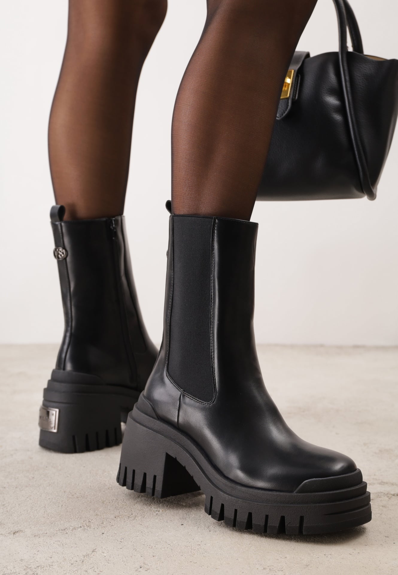 Botine cu talpă joasă (tip chelsea) VICES pe talpă chunky și toc gros cu profil Artsaka Negre