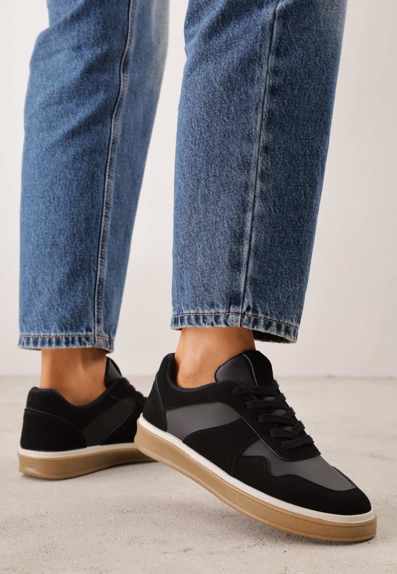 Sneakers VICES în stil Basic cu inserții din imitație de nubuc Akila Negri